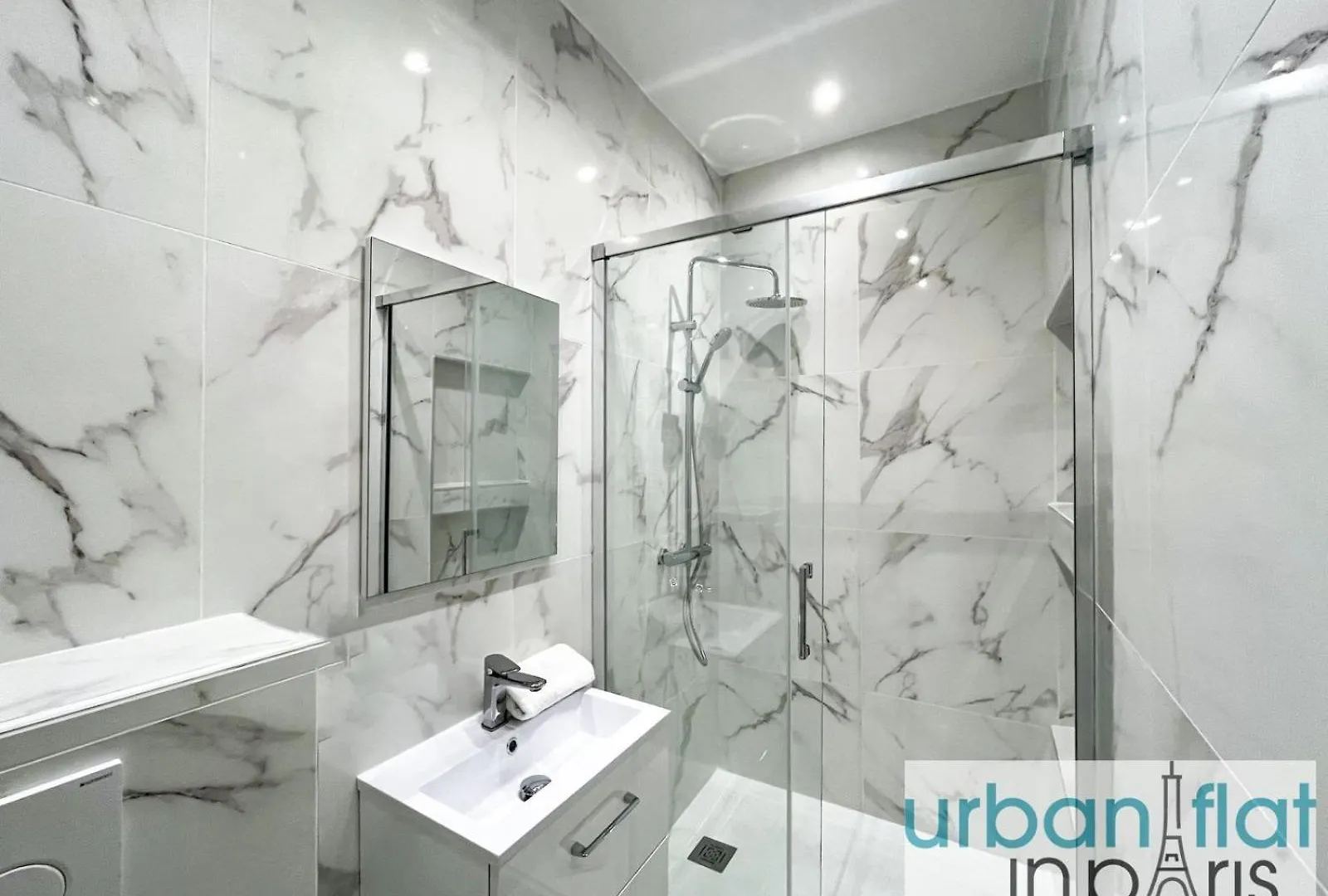 Urban Flat 05 - Beautiful Flat In *